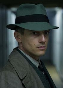 Volker Bruch
as Gereon Rath