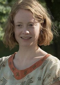 Leonie Benesch
as Greta Overbeck