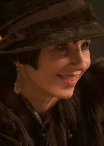 Meret Becker
as Esther Kasabian