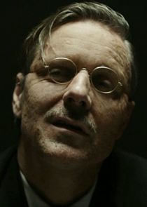 Jens Harzer
as Dr. Anno Schmidt