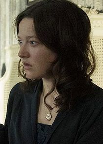 Hannah Herzsprung
as Helga Rath