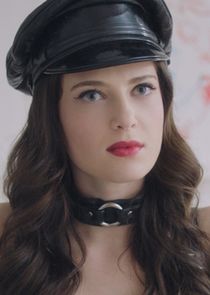 Zoe Levin
as Tiff