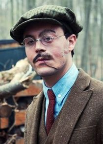 Jack Huston
as Richard Harrow