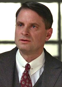 Shea Whigham
as Elias 
