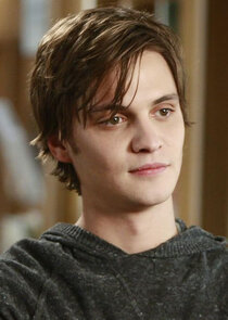 Luke Grimes
as Ryan Lafferty