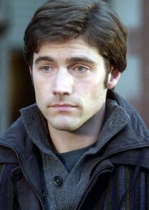 Tyron Leitso
as Ethan Wakefield