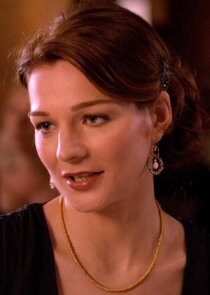 Heather Burns
as Leah