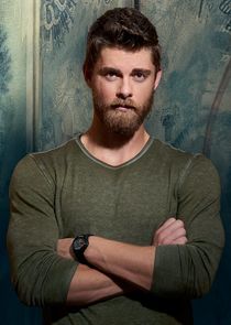 Luke Mitchell
as Roman Briggs