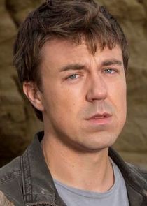 Andrew Buchan
as Mark Latimer