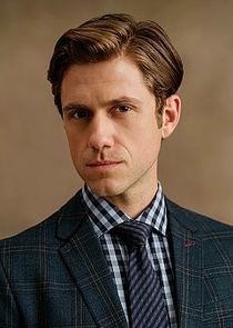 Aaron Tveit
as Gareth Ritter