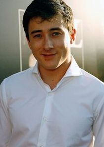 Alex Frost
as Frank Goodwin