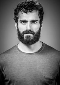 Borja Luna
as Néstor Moa