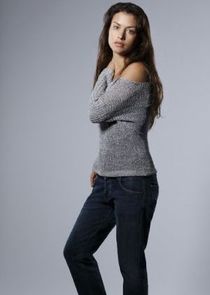 Hannah Ware
as Sara Hanley