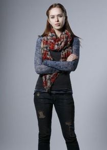 Elizabeth McLaughlin
as Val McAllister