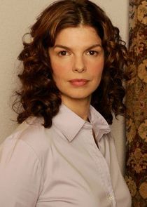 Jeanne Tripplehorn
as Barbara 