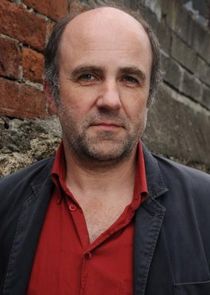 Lorcan Cranitch
as DI Paul Hitchens