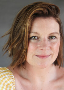 Niamh McCann
as Tracy Garnett