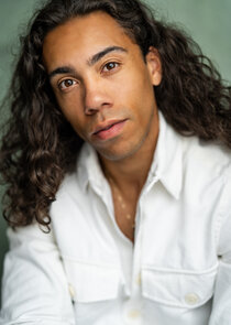 Charlie Jobe
as Banjo