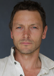 Benjamin Hoetjes
as John Young