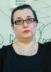 Fifi Garfield
as Julie Brooks