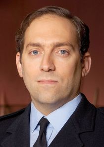 Ben Caplan
as PC Peter Noakes