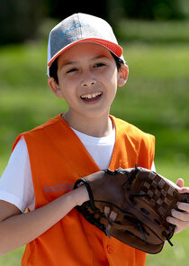 Logan Nicholson
as Felix Berney