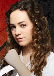 Mary Mouser
as Samantha LaRusso