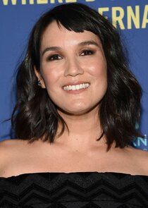 Zoë Chao
as Nina Mazursky