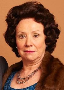 Melanie Hill
as Big Cilla