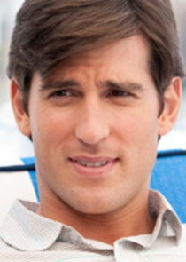 Jonathan Chase
as Michael Strathmore