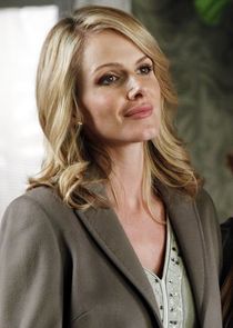 Monét Mazur
as Gina Cowell