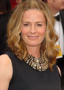 Elisabeth Shue
as Julie 