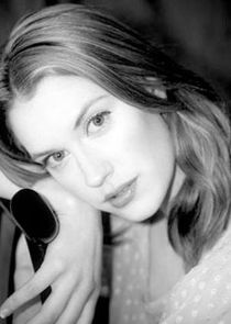 Lauren Lee Smith
as Riley Adams