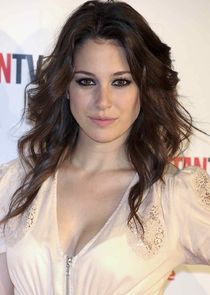 Blanca Suárez
as Lidia