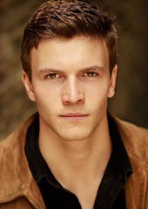 Leo Suter
as Jack Yorke