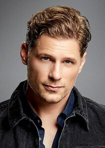 Matt Lauria
as CSI Joshua Folsom
