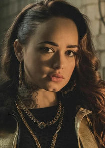 Rose Williams
as Faith Palladino