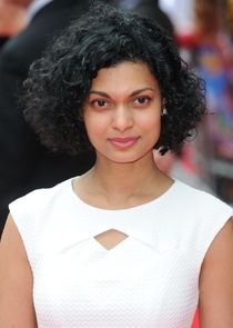 Sandra Teles
as Yazmina Suri