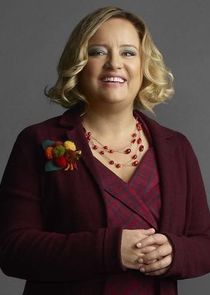 Lucy Davis
as Hilda Spellman