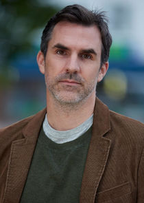 Paul Schneider
as Dr. Mike Painter