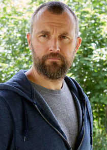 Shaun Benson
as Gary Yolen