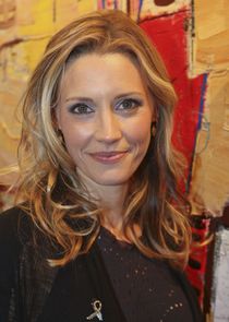 KaDee Strickland
as Debbie Landry