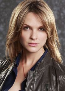 Beau Garrett
as Gina LaSalle