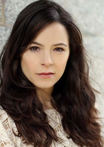 Elaine Cassidy
as Sarah Fenn