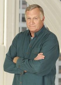 Ken Howard
as Ret. Detective Lt. Max Cavanaugh