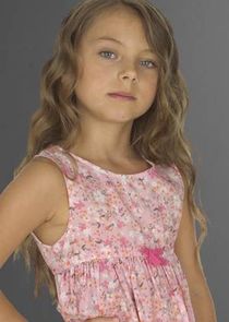 Caitlin Carmichael
as Ellie Mitchell