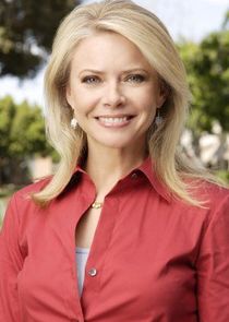 Faith Ford
as Leila Brooker
