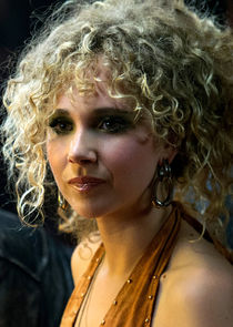 Juno Temple
as Jamie Vine