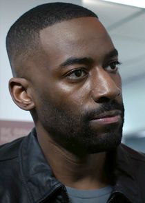 Ashley Thomas
as Detective Alonzo Carver