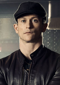 Jonathan Tucker
as Frankie Ryan